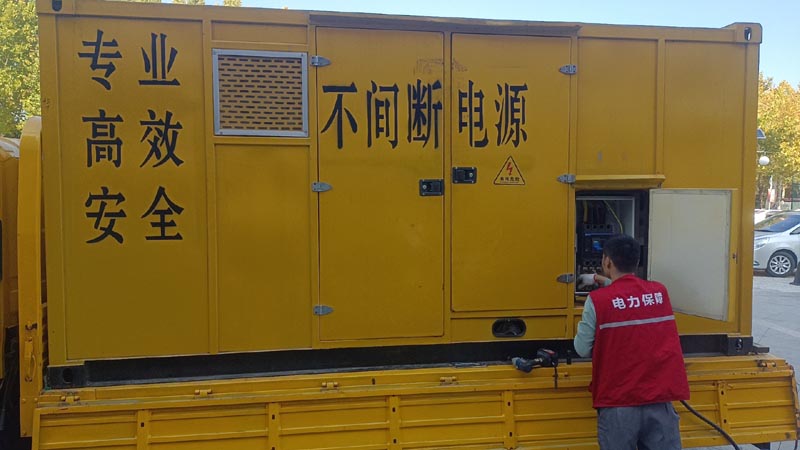 杭锦柴油发电机组和UPS电源配合使用时，如何避免切换过程中的电力中断？
