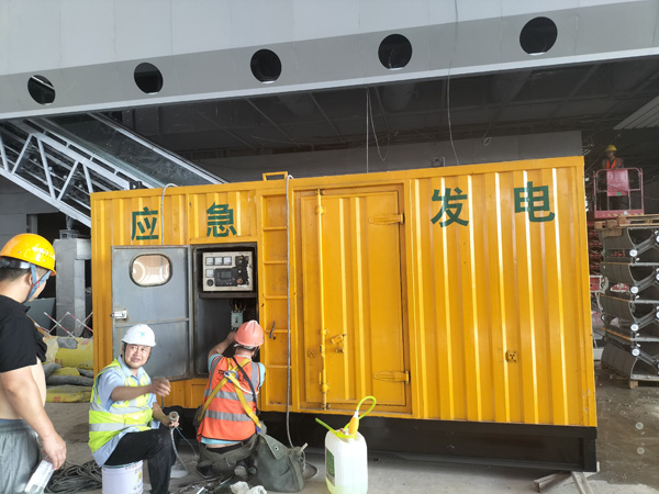 杭锦怎样判断空气滤清器是否需要更换？